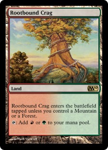 《根縛りの岩山/Rootbound Crag》[M10] 土地R