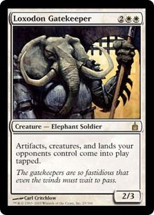 【Foil】《ロクソドンの門番/Loxodon Gatekeeper》[RAV] 白R